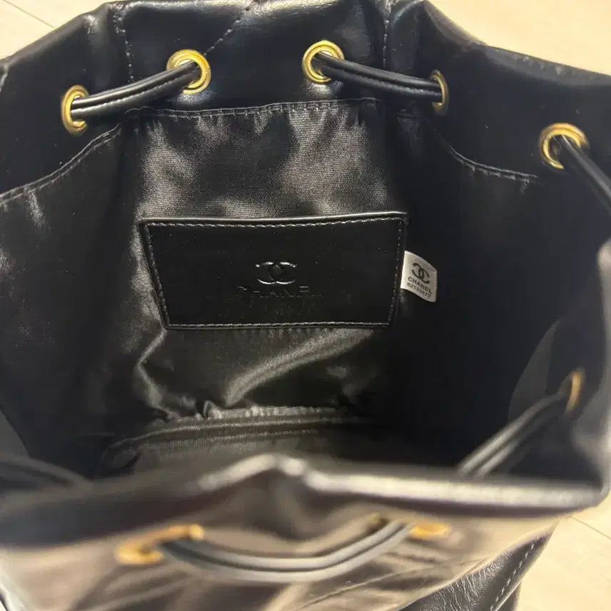 [BUNJANG] Adidas, Chanel, and Accordion Bags / 가방들 판매