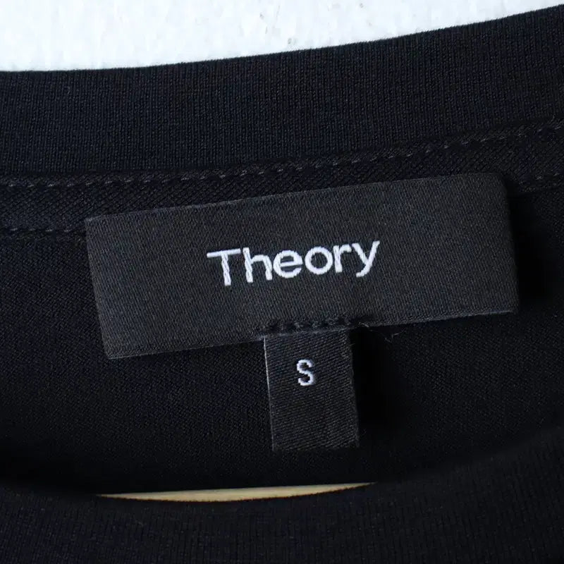 [BUNJANG] Theory Black T-Shirt / (S) 띠어리 반팔 티셔츠 블랙 무지 놈코어-18580