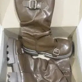[BUNJANG] Brown Leather Buckle Boots / 부츠