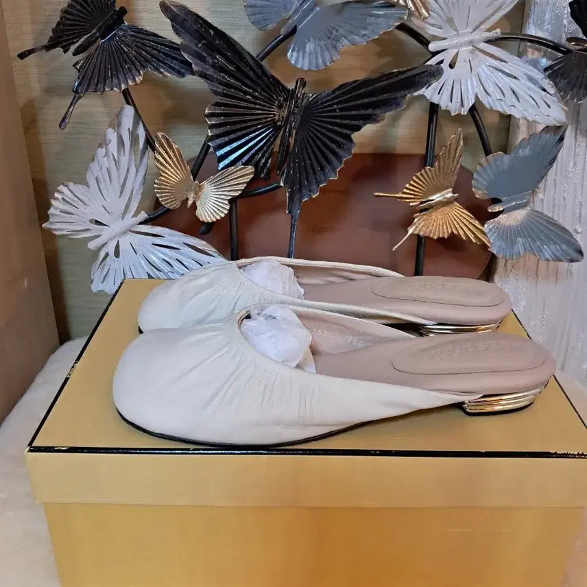 [SOLD OUT] (245~250)상태좋은  성동구 수제화 여성 셔링뮬. 플랫슈즈