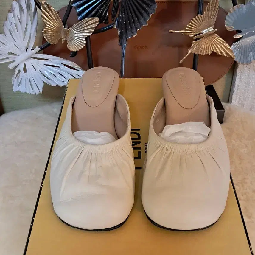 [SOLD OUT] (245~250)상태좋은  성동구 수제화 여성 셔링뮬. 플랫슈즈