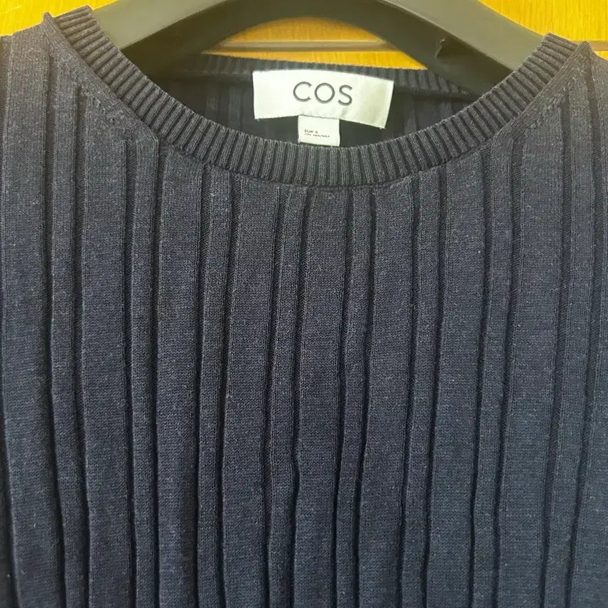 [SOLD OUT] COS 네이비 골지 반팔 니트 / 마시모두띠 폴로 띠어리 클럽모나코 앤아