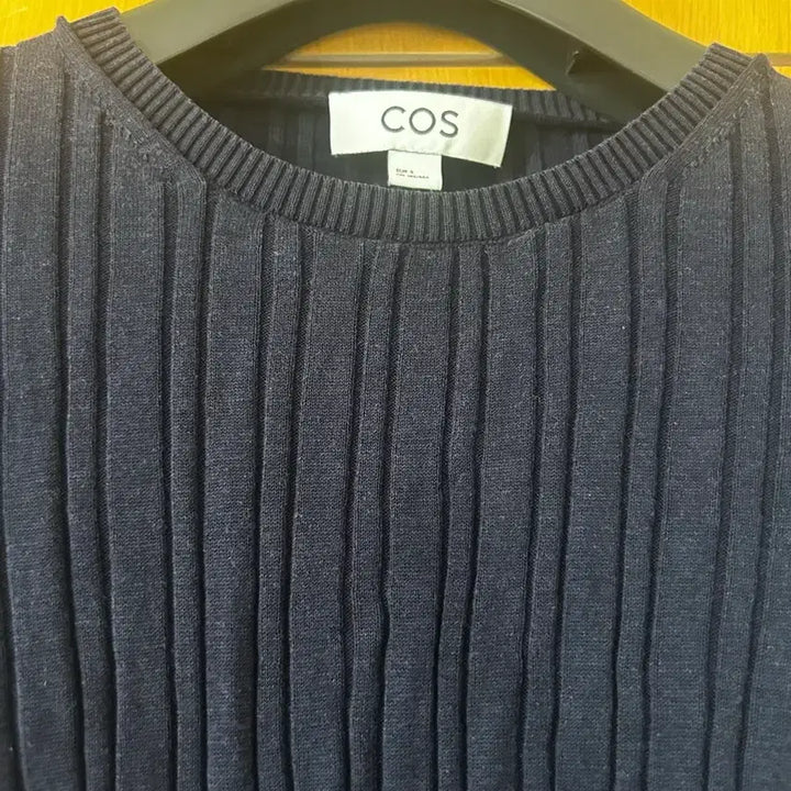 [SOLD OUT] COS 네이비 골지 반팔 니트 / 마시모두띠 폴로 띠어리 클럽모나코 앤아