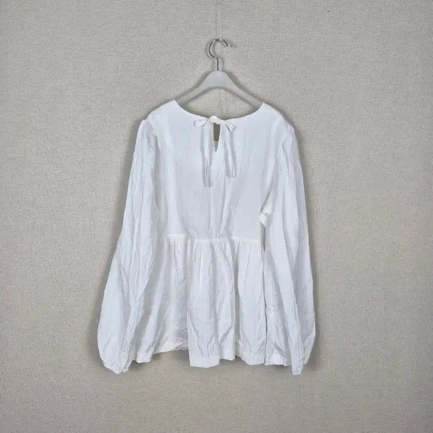 [BUNJANG] White Back Ribbon Blouse / 