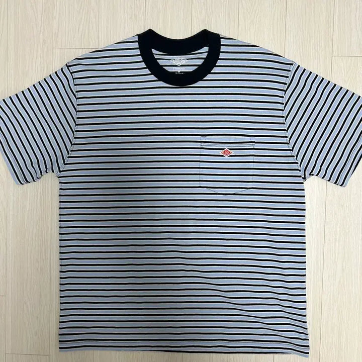 [SOLD OUT] 단톤 포켓 티셔츠 (삭스x네이비) L사이즈