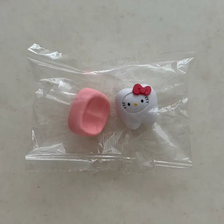 [BUNJANG] Sanrio Hello Kitty Tooth Gacha / 산리오 치아 이빨 가챠 헬로키티