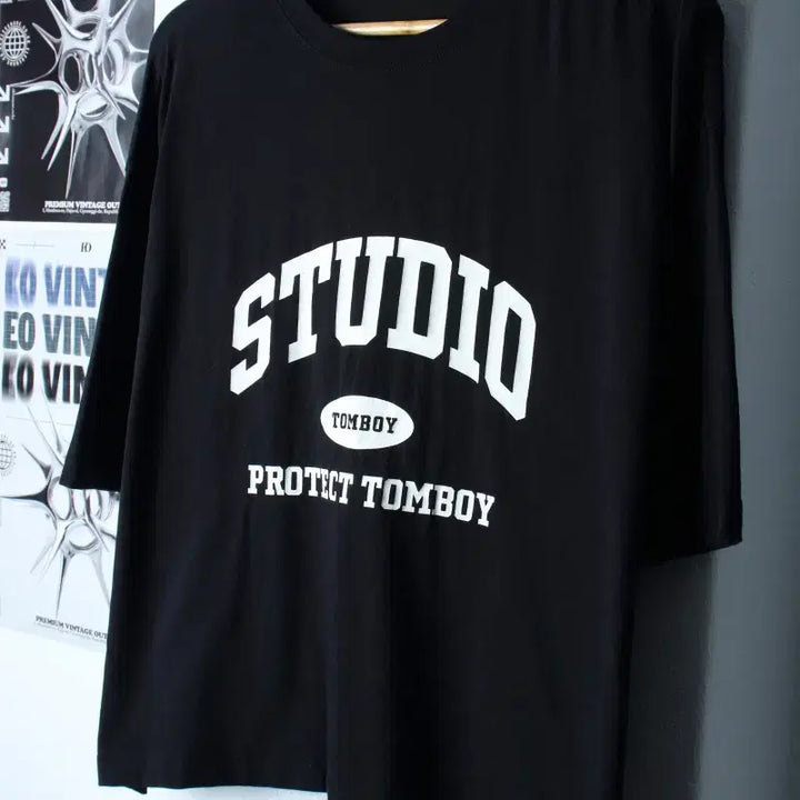 [BUNJANG] W(F) Studio Tomboy Big Logo Semi-Crop T-shirt / W(F) 스튜디오 톰보이 반팔 티셔츠 빅로고 세미크롭 블랙-18588