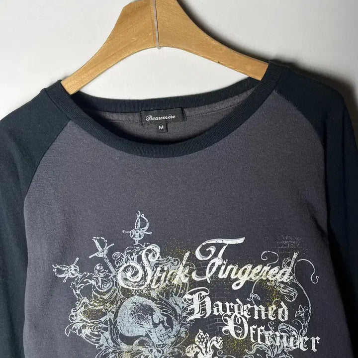 [BUNJANG] Beaumere Punk Skull Raglan Long Sleeve / [Beaumere] 펑크 스컬 래글런 롱슬리브