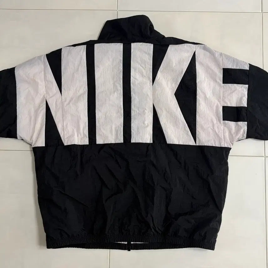 [SOLD OUT] 나이키 스타팅파이브 바람막이 L