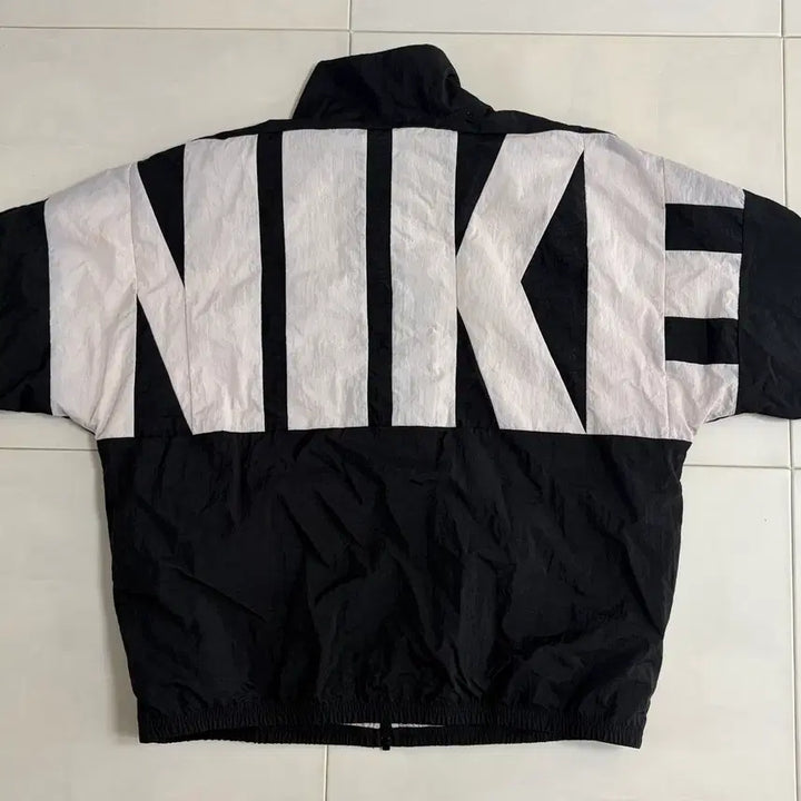 [SOLD OUT] 나이키 스타팅파이브 바람막이 L
