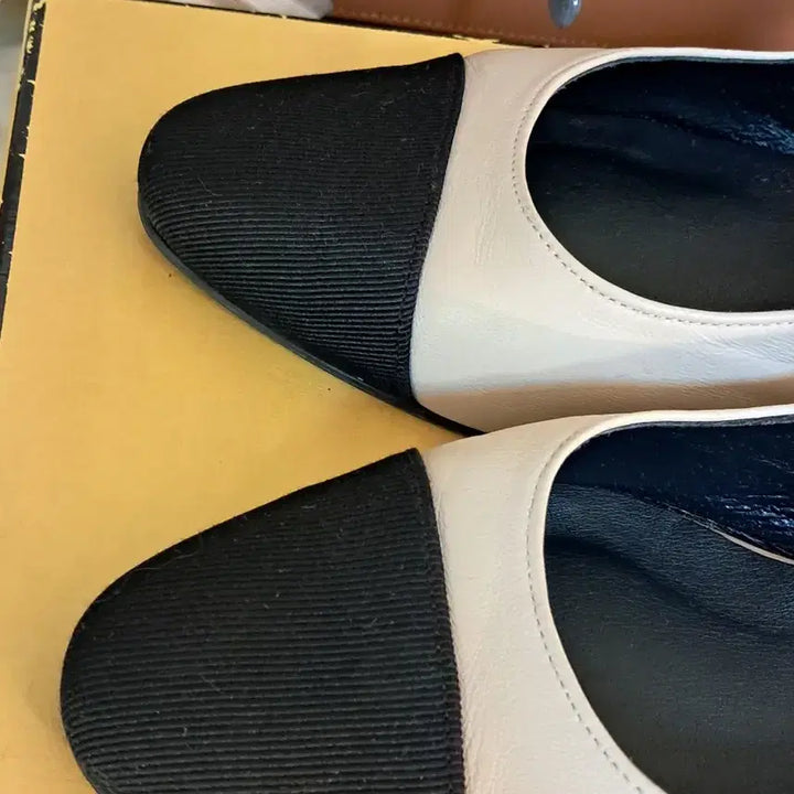 [SOLD OUT] (250)상태좋은  명품디자인casprini카스프리니슬링백  수제화
