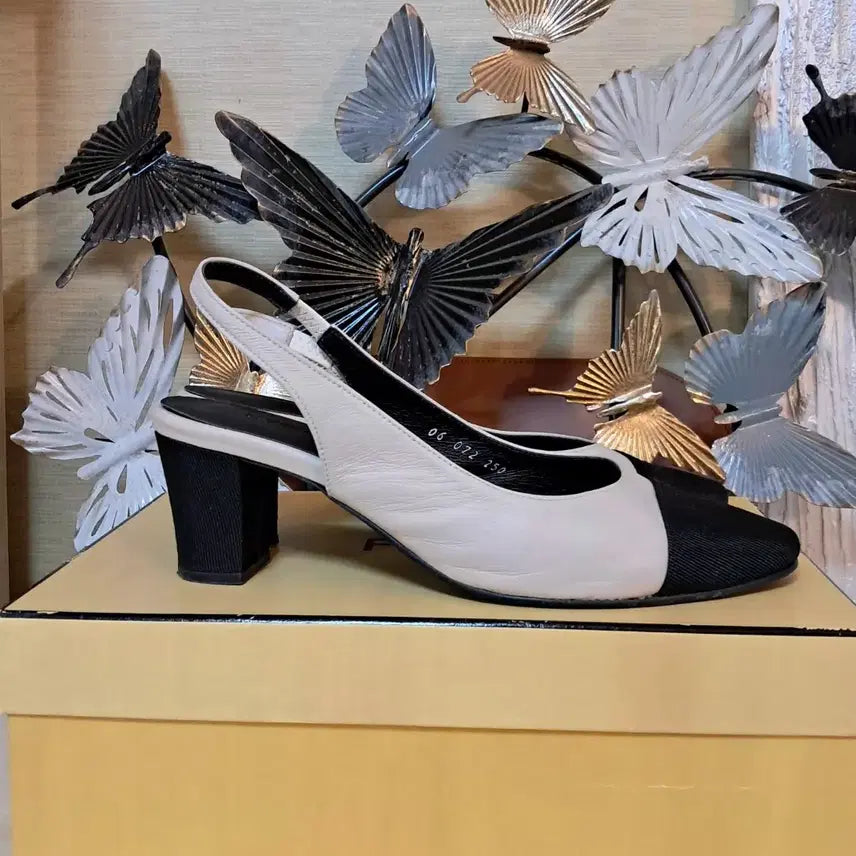 [SOLD OUT] (250)상태좋은  명품디자인casprini카스프리니슬링백  수제화