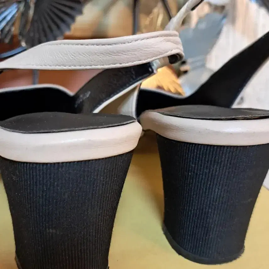 [SOLD OUT] (250)상태좋은  명품디자인casprini카스프리니슬링백  수제화