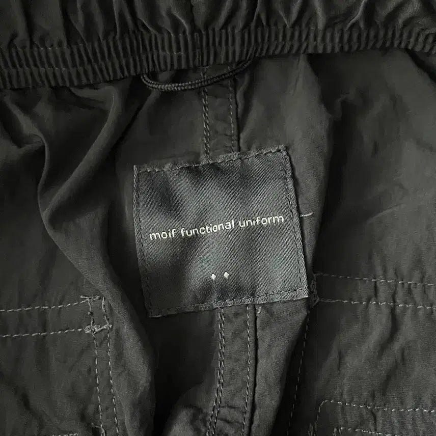 [BUNJANG] Moif Oversized Fatigue Shorts Black / 모이프 오버 퍼티그 숏 팬츠 블랙 2