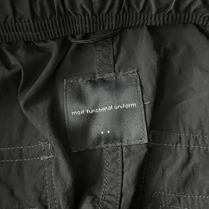 [BUNJANG] Moif Oversized Fatigue Shorts Black / 모이프 오버 퍼티그 숏 팬츠 블랙 2