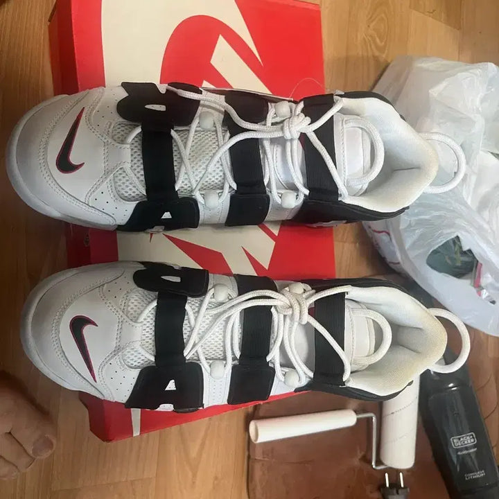 [BUNJANG] Nike Air More Uptempo Scottie Pippen Sneakers / 에어모어 업템포 스카티 피펜 300사이즈