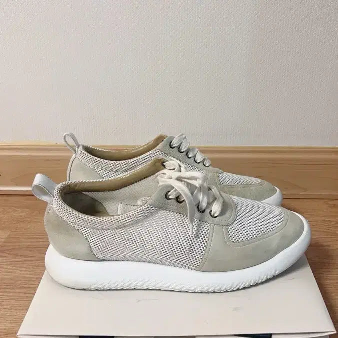 [SOLD OUT] 에르메스 아주르 스니커즈 판매합니다