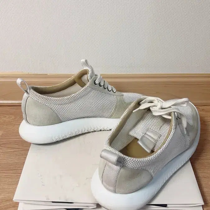 [SOLD OUT] 에르메스 아주르 스니커즈 판매합니다