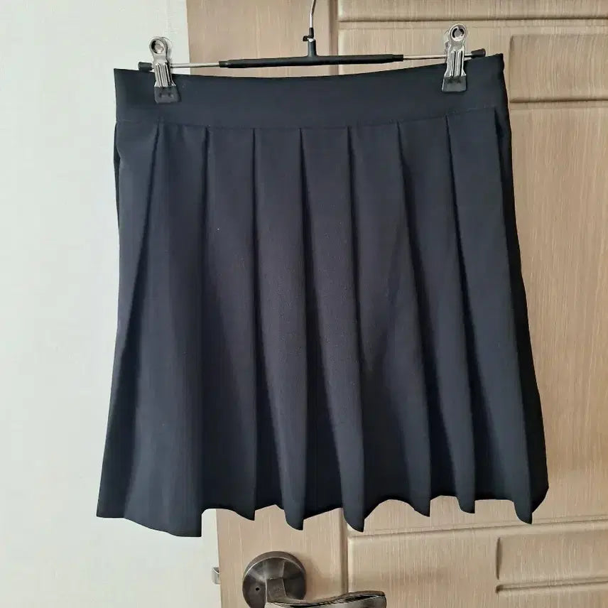 [SOLD OUT] 블랙업 플리츠 스커트