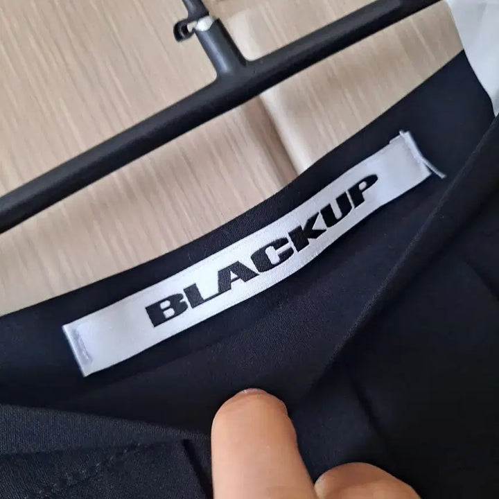 [SOLD OUT] 블랙업 플리츠 스커트