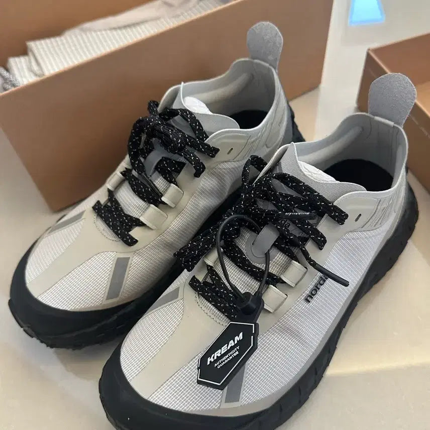 [BUNJANG] Noda 001 Cinder Sneakers / 노다001 신더 7w 240