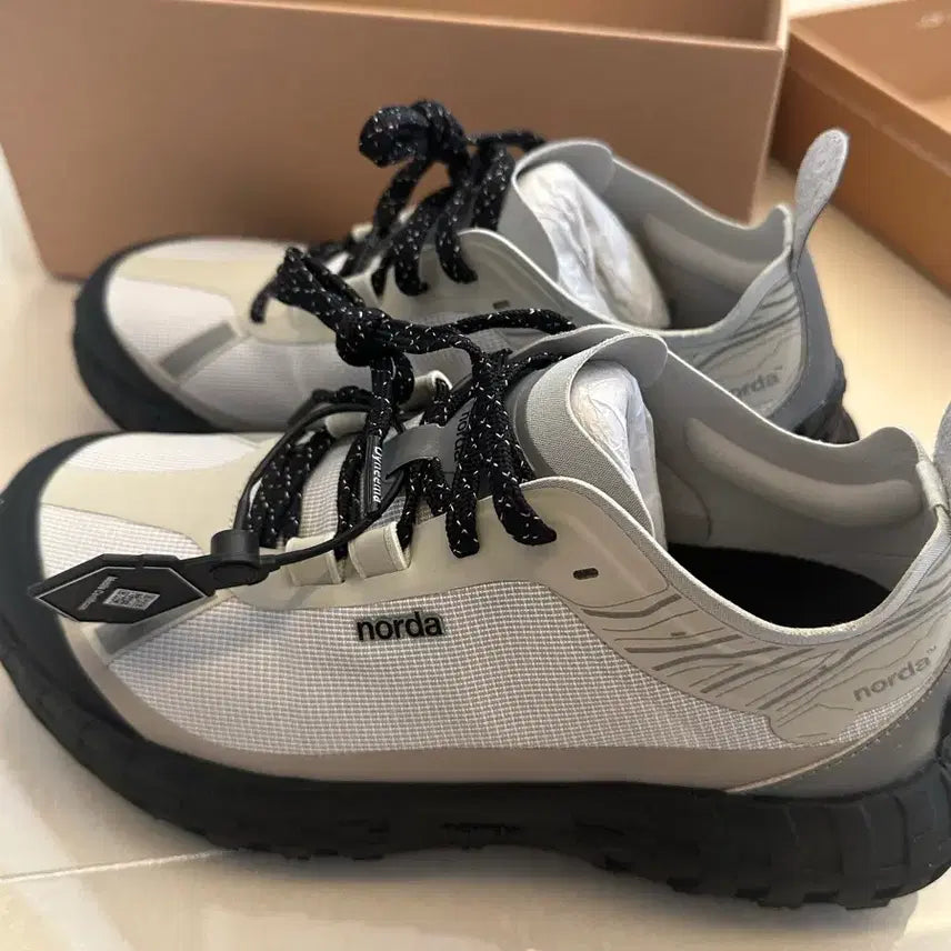[BUNJANG] Noda 001 Cinder Sneakers / 노다001 신더 7w 240