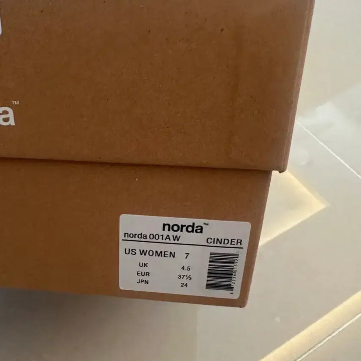 [BUNJANG] Noda 001 Cinder Sneakers / 노다001 신더 7w 240