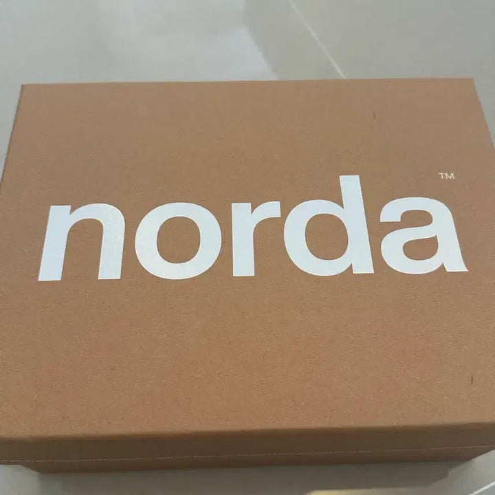 [BUNJANG] Noda 001 Cinder Sneakers / 노다001 신더 7w 240