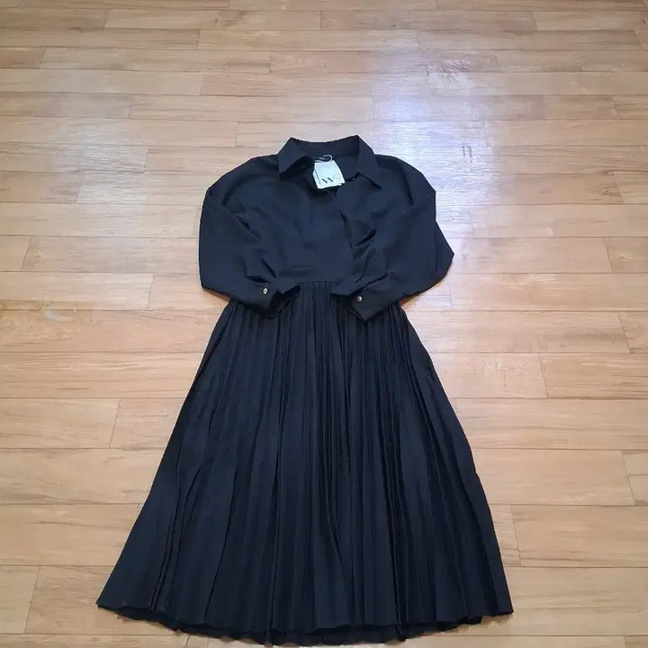 [SOLD OUT] WQ 블랙 플리츠 롱 원피스 S 택제품