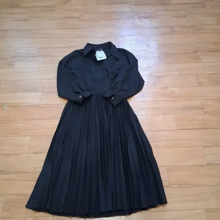 [SOLD OUT] WQ 블랙 플리츠 롱 원피스 S 택제품