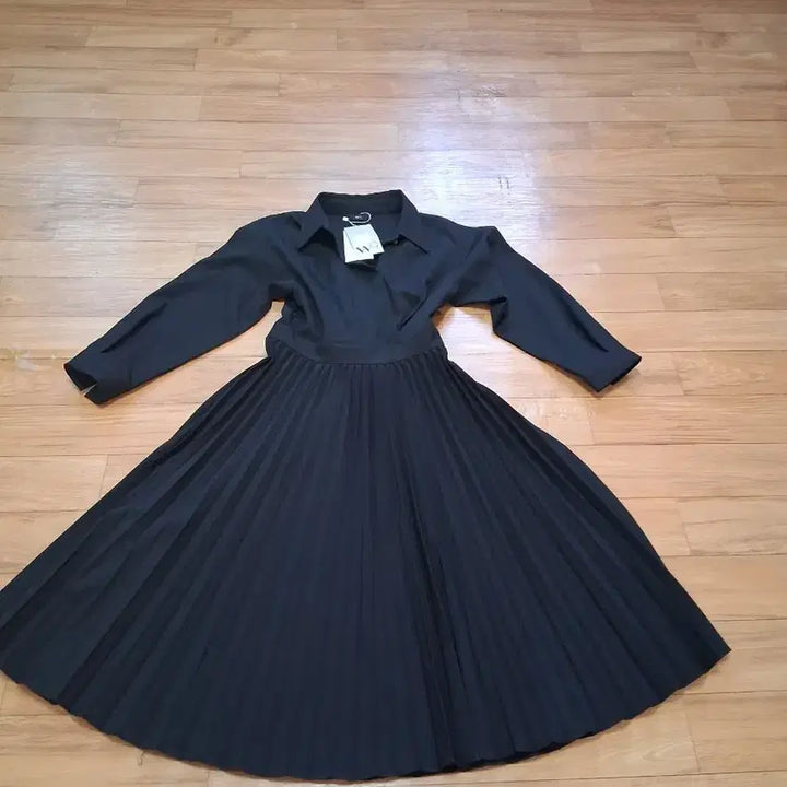 [SOLD OUT] WQ 블랙 플리츠 롱 원피스 S 택제품