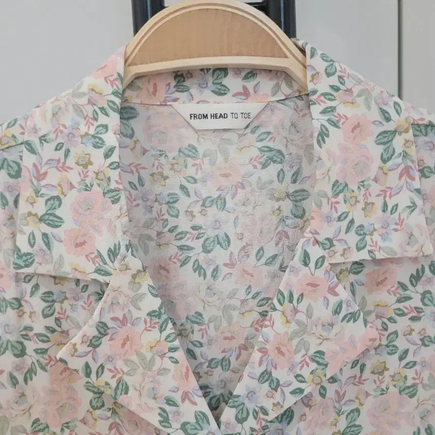 [SOLD OUT] 프롬헤드투토 파스텔 플라워 반팔 블라우스 55~66