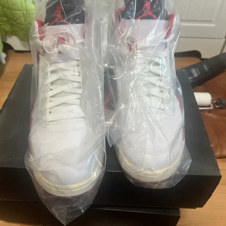 [BUNJANG] Nike Jordan 5 Fire Red Black Tongue 2013 Sneakers / 조던5 파이어레드 블랙텅 2013 제품