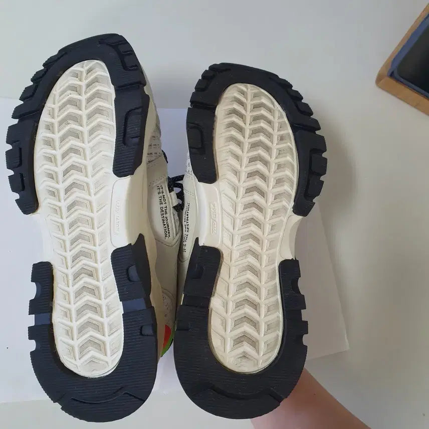 [BUNJANG] Discovery Bucket Defender Shoes / 디스커버리 버킷 디팬더 230