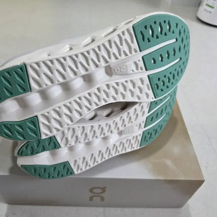 [BUNJANG] On Running Cloudsurfer Running Shoes / [새상품] 온러닝 러닝화 클라우드 서퍼 295