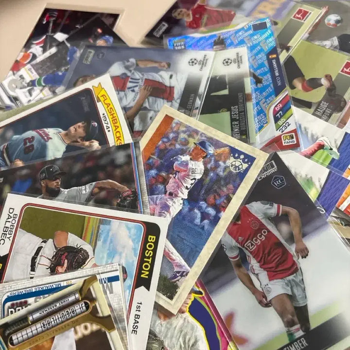 [BUNJANG] Assorted Sports Cards Bundle / 스포츠카드(해외축구, NBA, MLB, NFL, NHL 등)
