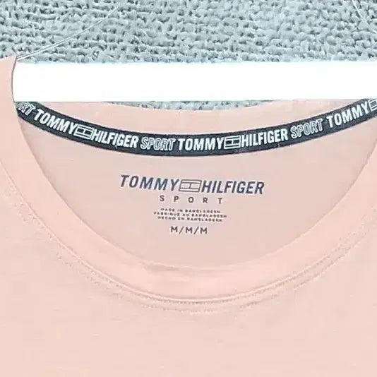 [BUNJANG] Tommy Hilfiger Printed Light Pink T-shirt / 타미힐피거 프린팅 라이트 핑크 반팔티 M/M/M