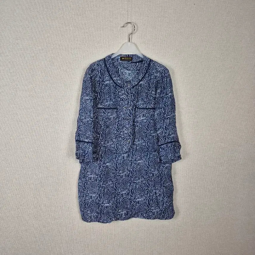 [BUNJANG] Blue Pattern Rayon Blouse / 