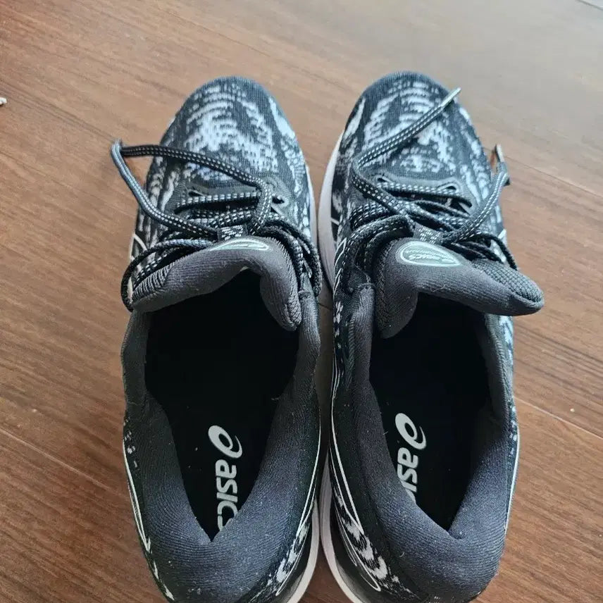 [BUNJANG] Asics Gel-Cumulus 23 Black White Running Shoes / 아식스젤