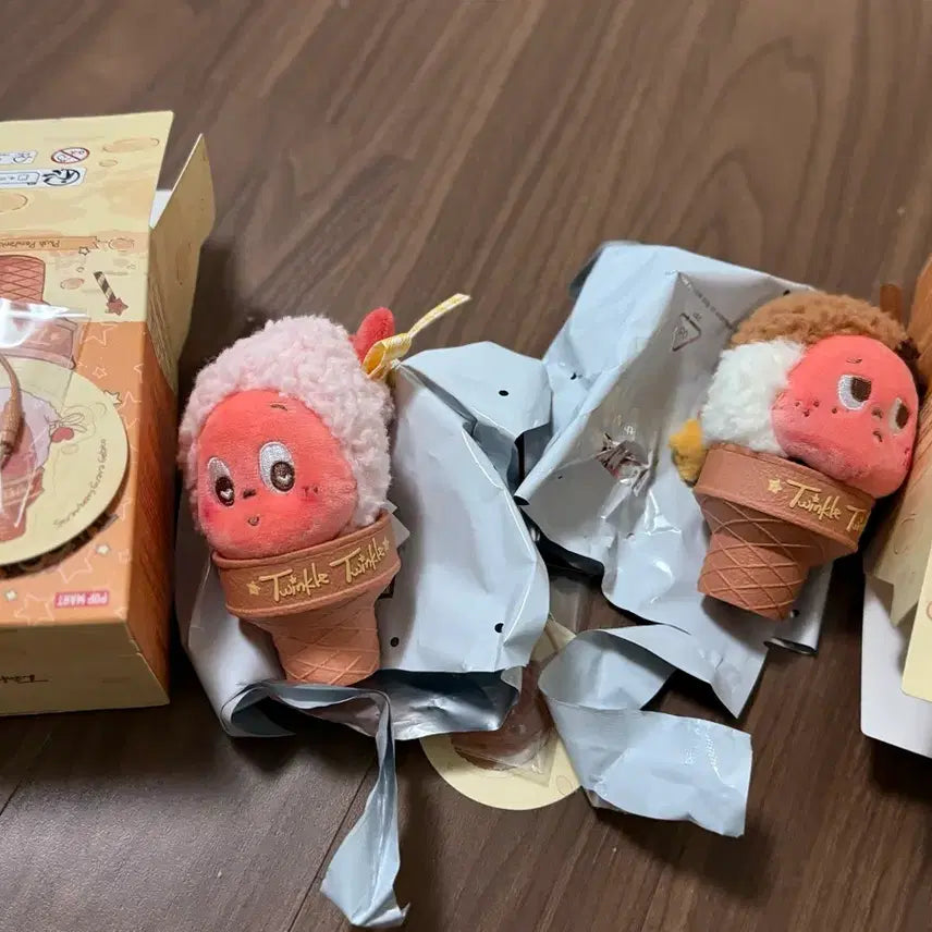 [SOLD OUT] 정가이하(스트로베리+시나몬)팝마트 작은별 문 젤라또 아이스크림 키링