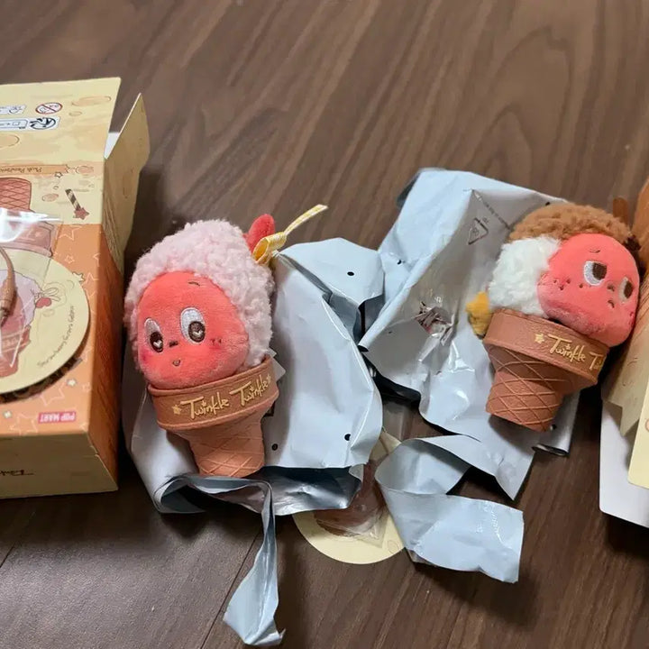 [SOLD OUT] 정가이하(스트로베리+시나몬)팝마트 작은별 문 젤라또 아이스크림 키링