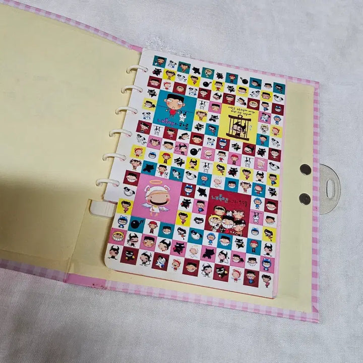 [BUNJANG] Retro Character Journal with Secret Key Lock / 고전문구 6공 다이어리 비밀 열쇠 잠금 코로 레트로 캐릭터 지류 스티커