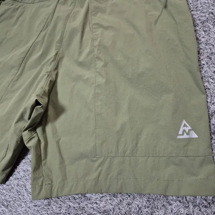 [SOLD OUT] 뉴발란스 남성 벨티드 카고 쇼츠 M(80)