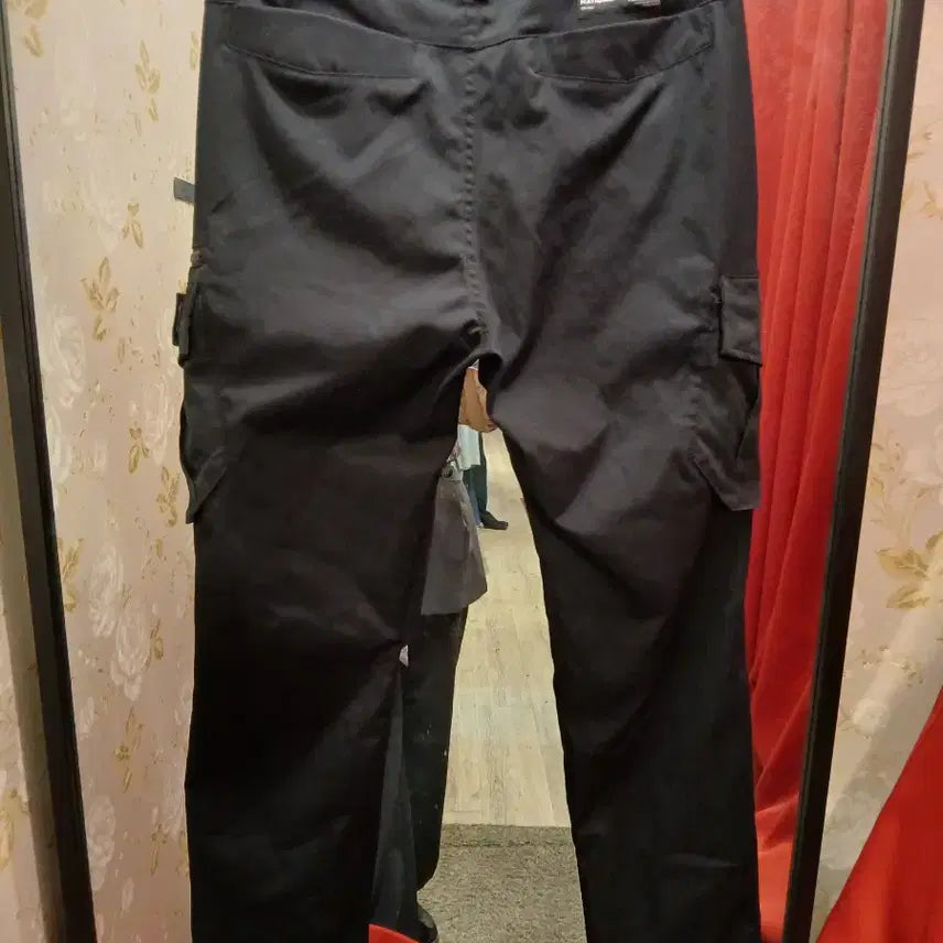 [BUNJANG] National Geographic Black Cargo Pants (Women&
