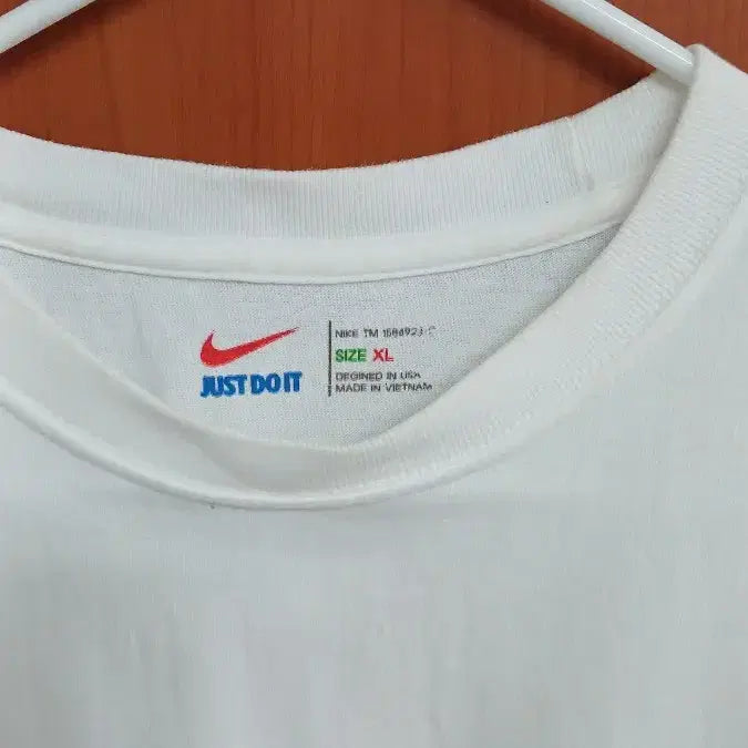 [SOLD OUT] 나이키 흰색 반팔티 XL 저스트 두 잇