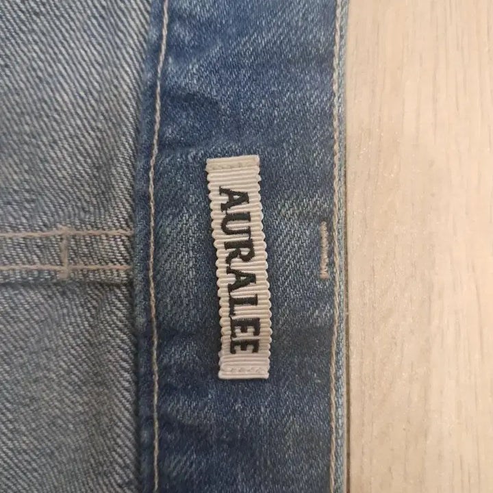 [SOLD OUT] [4] 오라리 25ss 셀비지 페이디드 라이트 와이드 데님