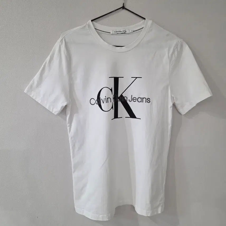 [SOLD OUT] 캘빈클라인진 화이트 반팔티 S