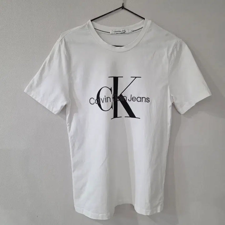 [SOLD OUT] 캘빈클라인진 화이트 반팔티 S