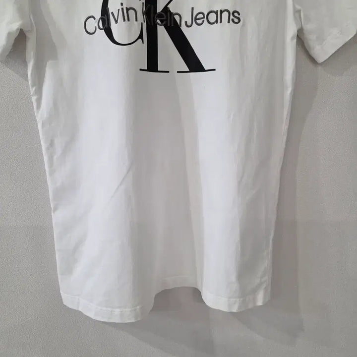 [SOLD OUT] 캘빈클라인진 화이트 반팔티 S
