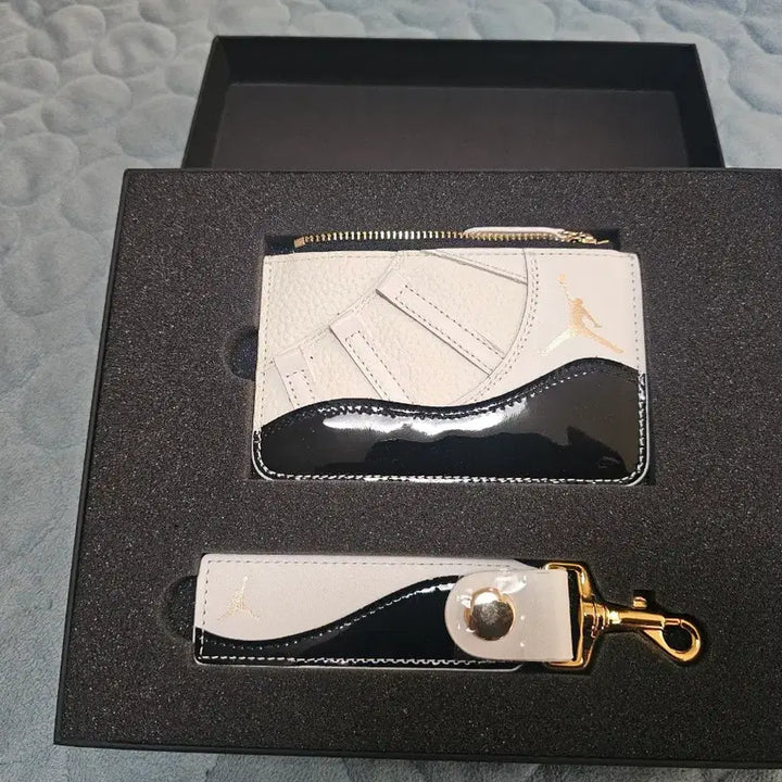 [BUNJANG] Jordan 11 Gratitude Card Wallet and Keyring Set / 조던11 그래티튜드 카드지갑 키링 세트 미사용 새상품이에요